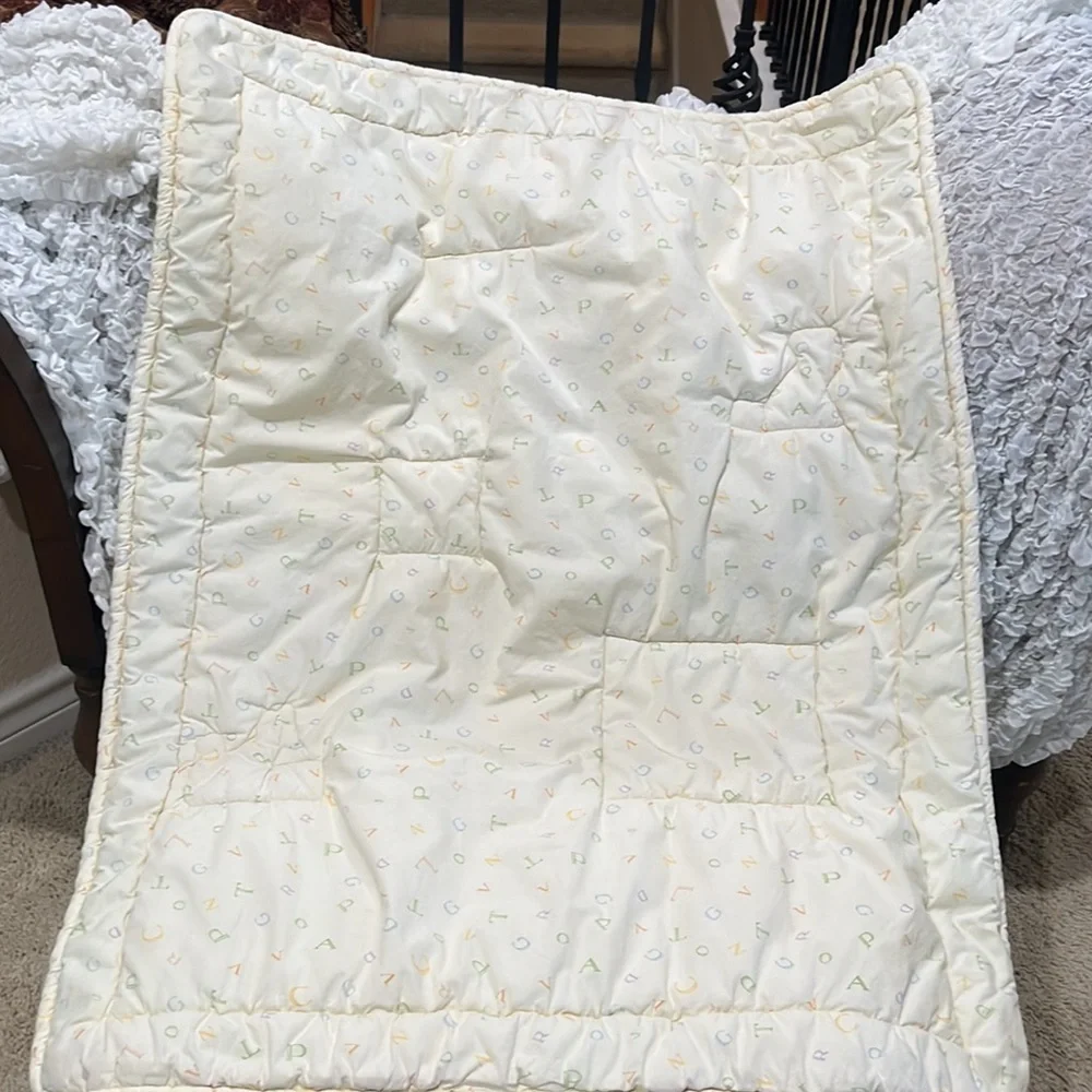 WINNIE THE POOH CLASSIC VINTAGE CRIB BLANKET, IVORY COLOR 40”X 30”